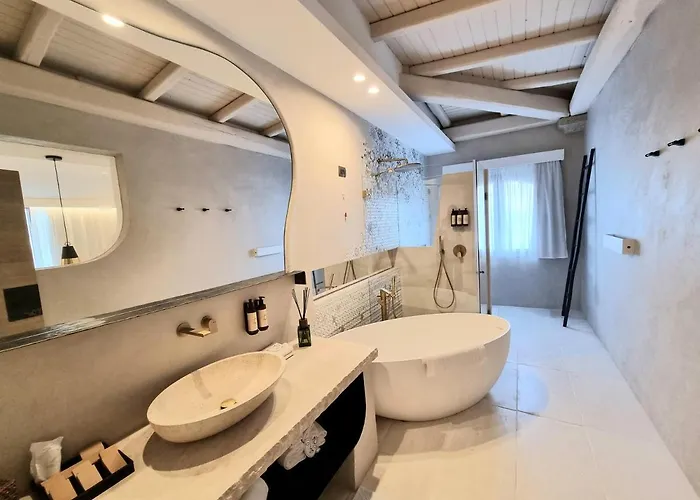 Delle Rose A Luxury Boutique 4*