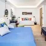 Delle Rose A Luxury Boutique