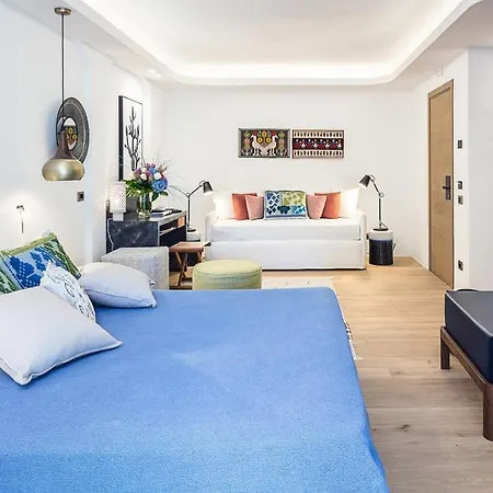 Delle Rose A Luxury Boutique