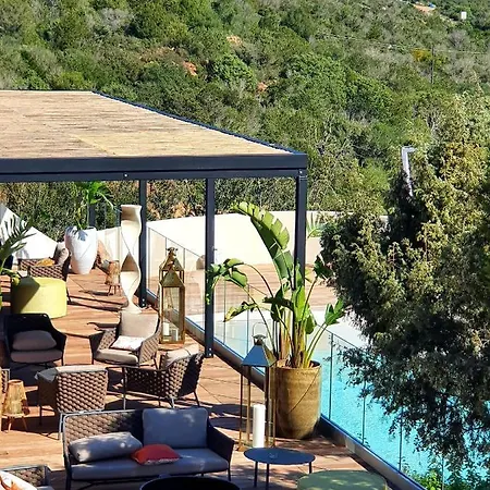 Delle Rose A Luxury Boutique