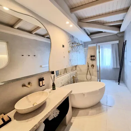 Delle Rose A Luxury Boutique 4*