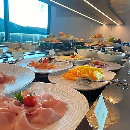 Отель Delle Rose A Luxury Boutique 4*