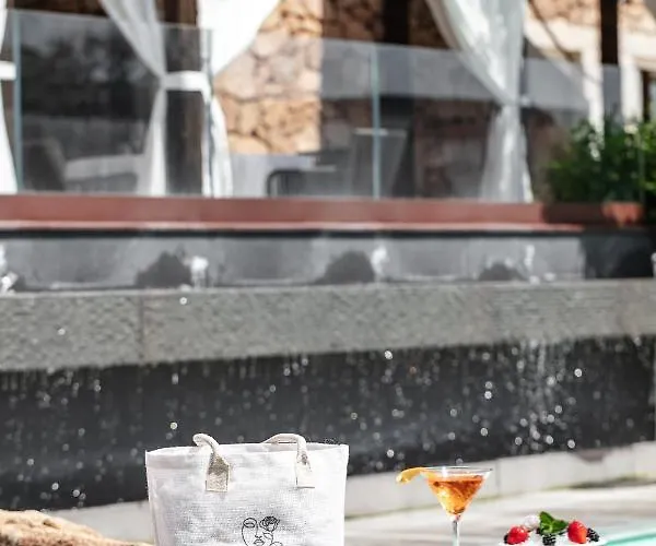 Delle Rose A Luxury Boutique