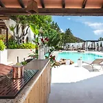 Delle Rose A Luxury Boutique
